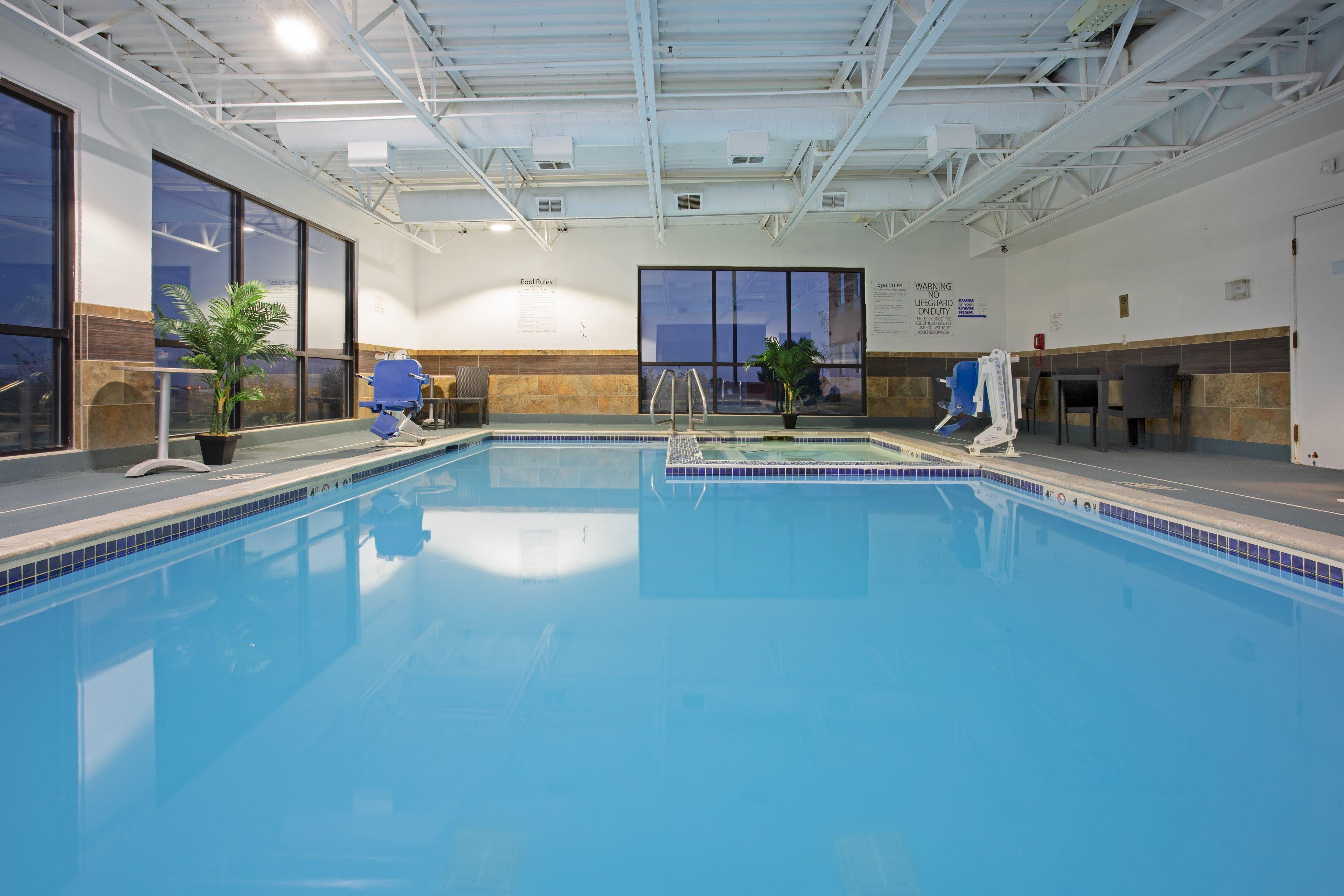 Holiday Inn Express Hotel & Suites Littleton By Ihg Exterior photo