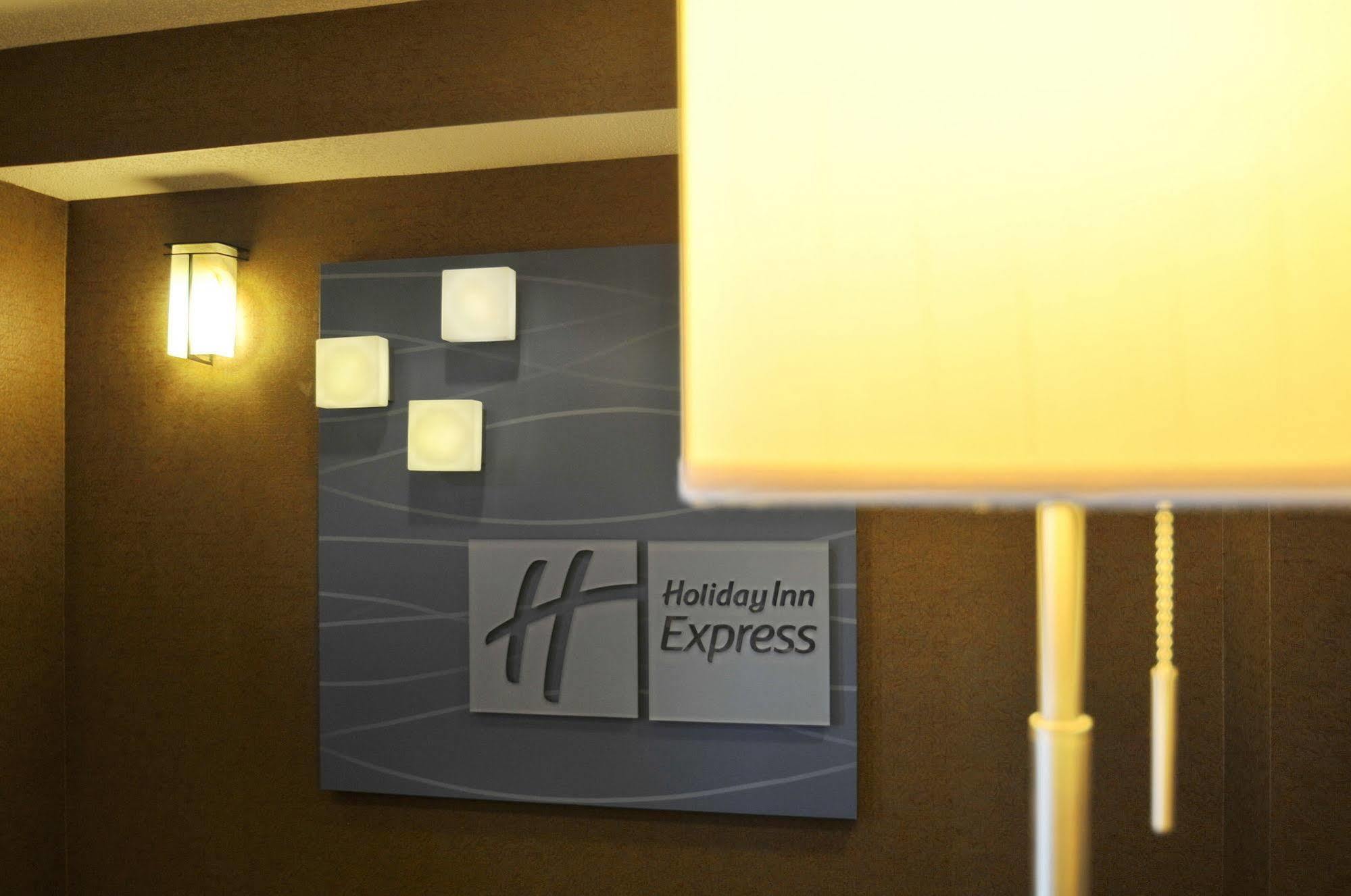 Holiday Inn Express Hotel & Suites Littleton, An Ihg Hotel Exterior photo